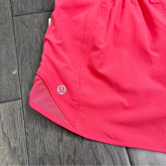 Lululemon NWT Hotty Hot High-Rise Lined Short 2.5" Glaze Pink - Picture 3 of 11